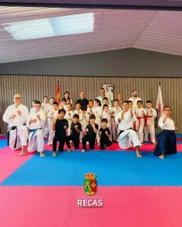 Recas impulsa el kárate con más de 60 jóvenes y un nuevo dojo