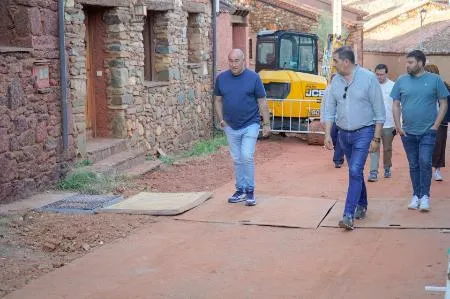 El presidente de la Diputación visita diez núcleos del municipio de Riaza