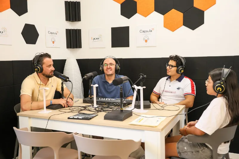 Lorca lanza los canales de YouTube e iVoox de la Sala de Pódcast 'Cápsula 13'