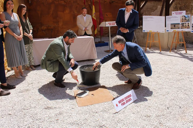 Lorca inicia la construcción de 11 viviendas de alquiler asequible para jóvenes en el casco histórico