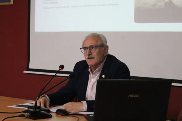 Constantino López reflexiona sobre la traducción como puente cultural en el Congreso 'Traducir el Quijote'