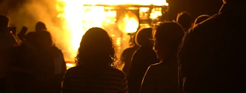 Casares celebra la noche de San Juan con juegos, música y la tradicional hoguera
