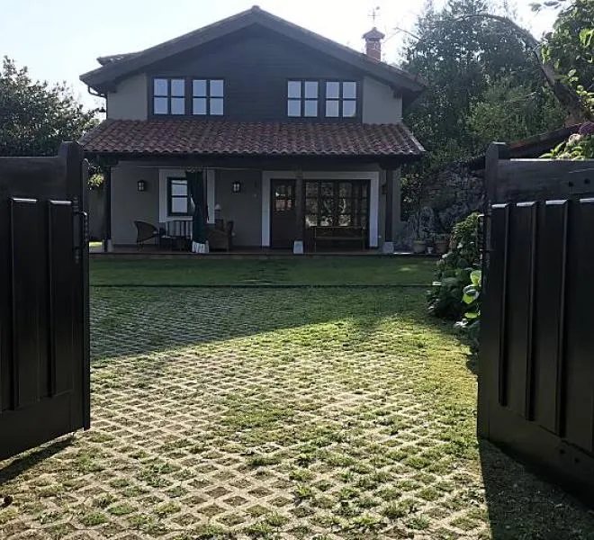 La Tejerina: Vivienda vacacional en Berbes con vistas al mar Cantábrico