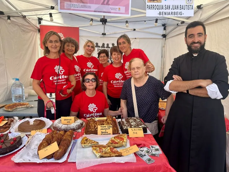 Beniarbeig celebra la I Trobada de llata y la Muixeranga en su Fira d'Associacions