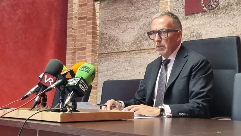 Valdepeñas aprueba en pleno la salida del parking de Plaza Constitución y mejoras en gestión tributaria