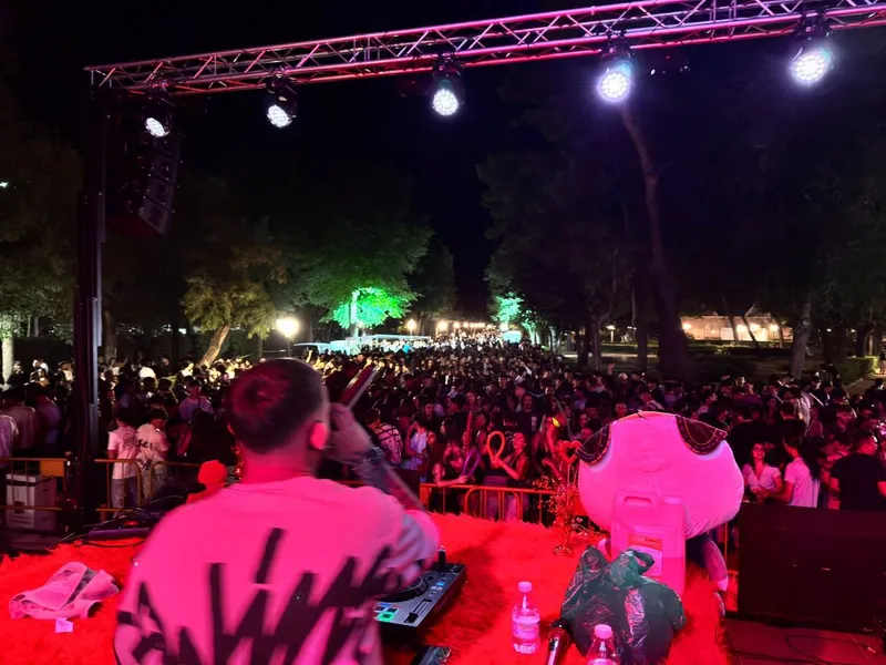 Festivaldepeñas supera los 4.000 asistentes con un cartel variado de rock y música urbana