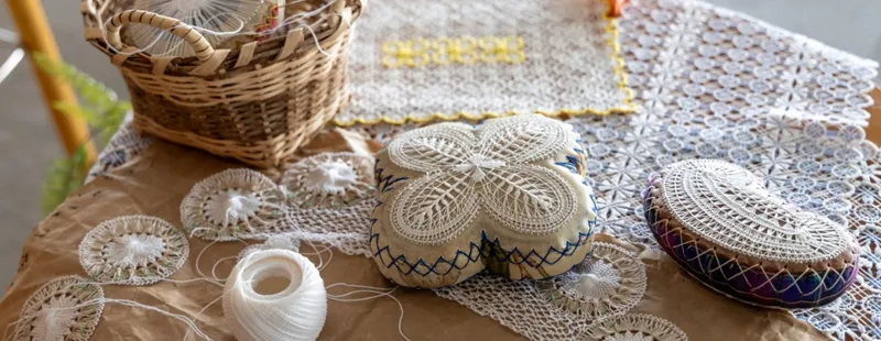 Taller de rosetas en Adeje para preservar la artesanía tradicional