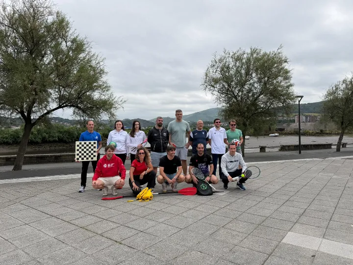 Irun lanza 24 cursos deportivos para jóvenes este verano con el programa UDA 2026