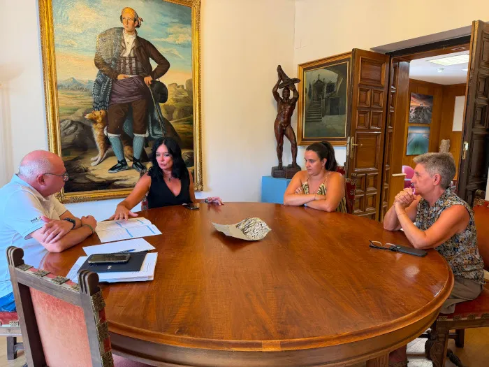 El Ayuntamiento de Huesca apoyará el 45 aniversario del Club Baloncesto Femenino