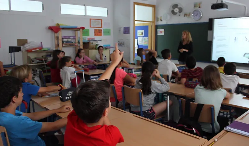 La Junta de Andalucía refuerza la plantilla docente con 4.309 profesores para el curso 2026-2027