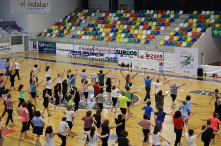 Manzanares clausura las escuelas deportivas para adultos con una clase magistral en el Manzanares Arena