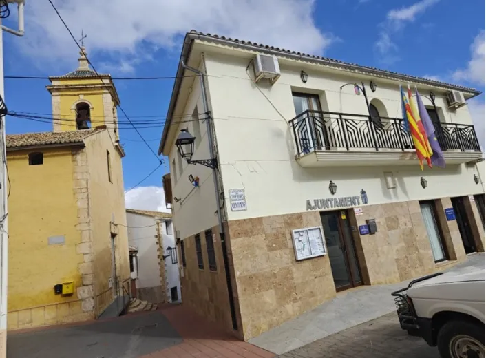 Confrides recibe 217.325 euros de la Diputación de Alicante para mejorar servicios municipales
