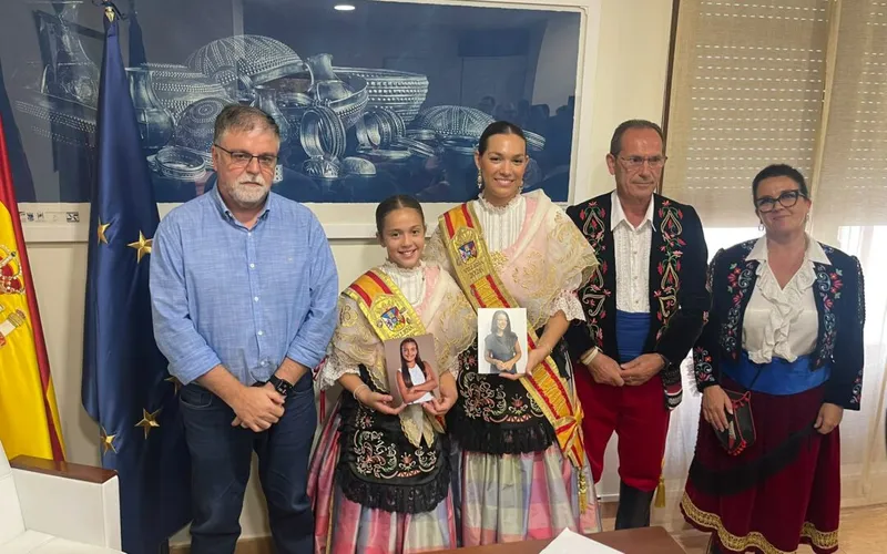 Claudia Navarro y Cloe Ruiz, nuevas Regidoras Mayor e Infantil de Villena para 2027