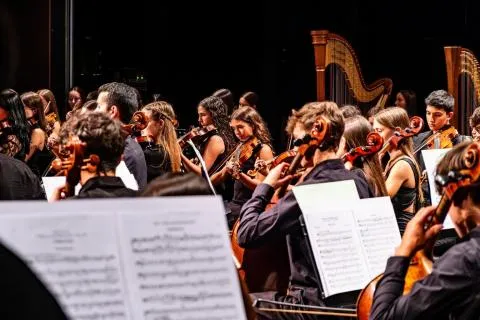 La Jove Orquestra i Banda Simfònica de la Diputació de Tarragona celebren 20 anys amb un concert multitudinari