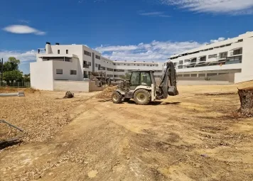 Carmona inicia la construcción de 44 viviendas públicas VPO en Los Villa