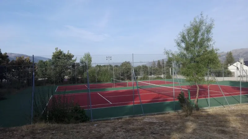 Rascafría abre sus pistas de tenis para la temporada estival
