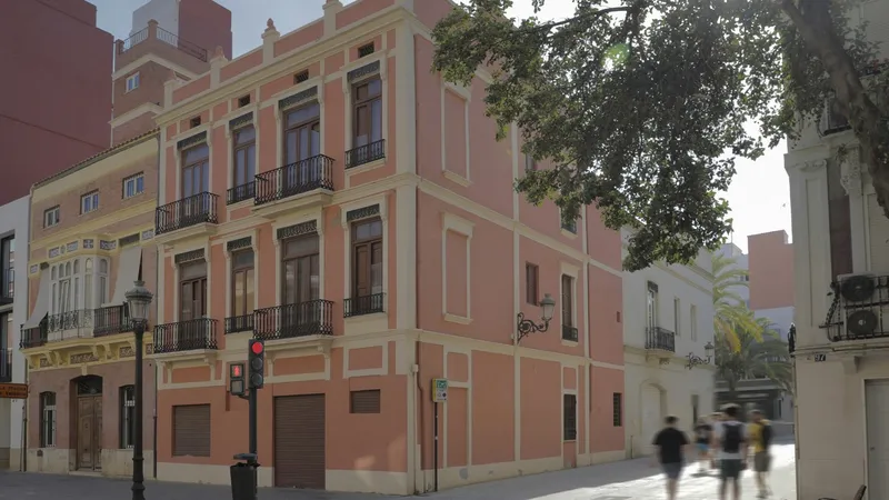 València aprueba licencias para 112 nuevas viviendas en El Cabanyal, Torrefiel y Massarrojos