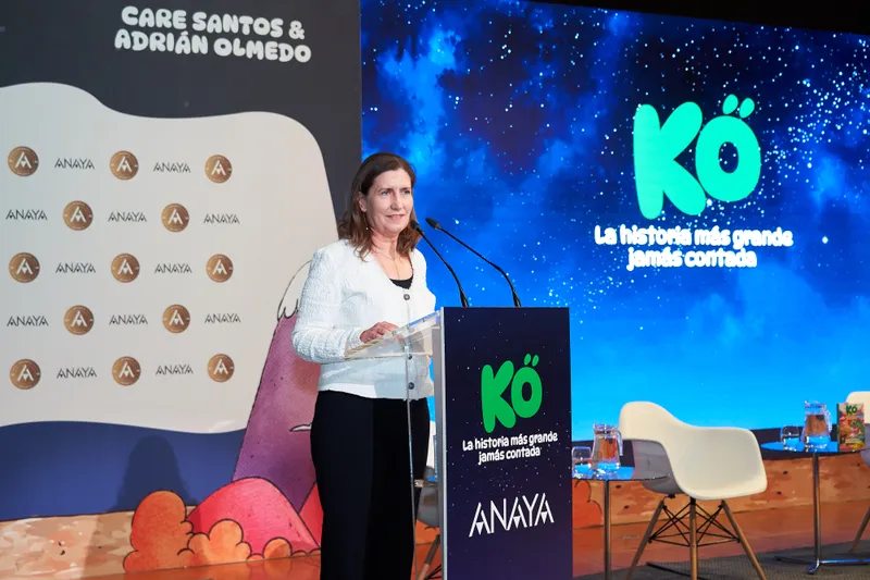 Care Santos y Adrián Olmedo ganan el Premio Anaya con la novela 'Kő'