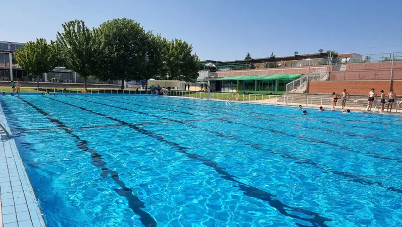 Valdepeñas abre sus piscinas municipales el 22 de junio con precios y abonos sin cambios