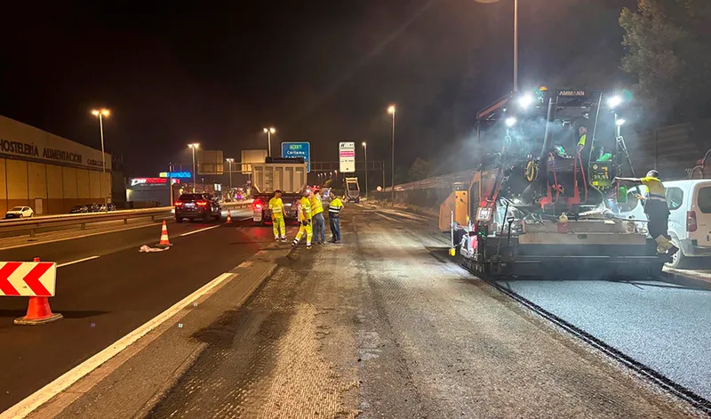 La Junta de Andalucía invierte tres millones en renovar el firme de la A-357, vía clave de acceso a Málaga