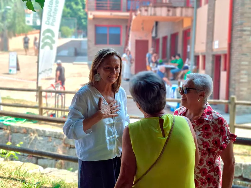 Vicepresidenta de la Diputación de Pontevedra asiste a la Festa do Socio en Bembrive