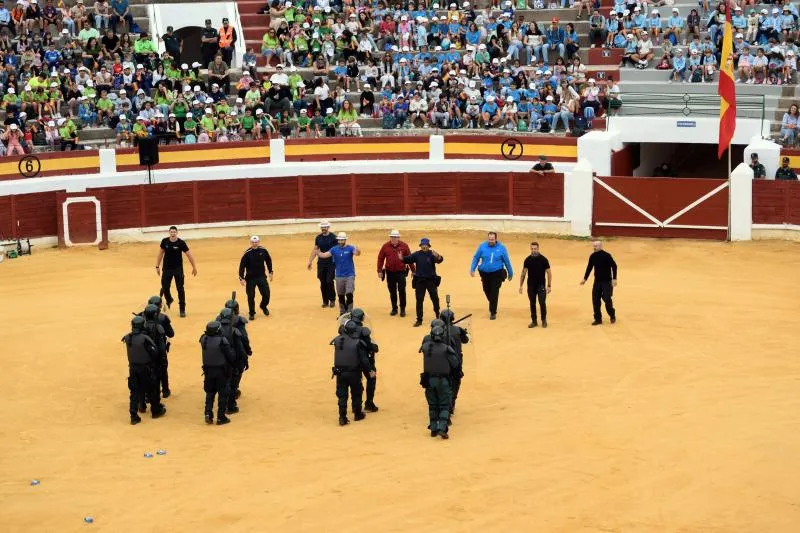 La Guardia Civil acerca sus especialidades a 2.500 estudiantes en Daimiel