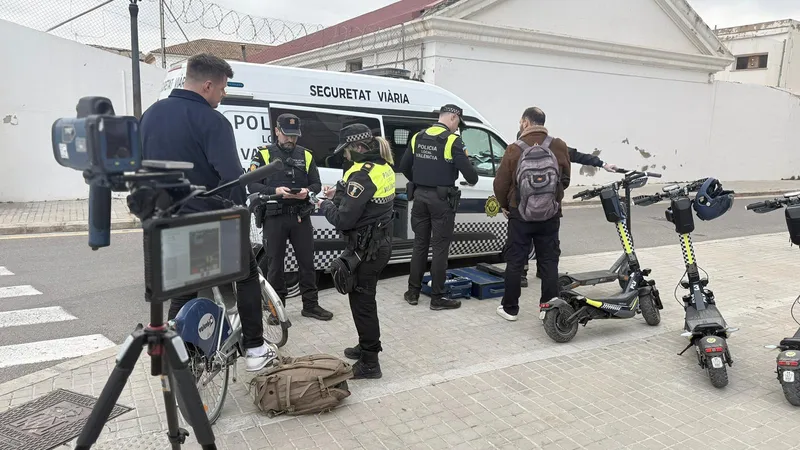 Valencia intensifica los controles de Vehículos de Movilidad Personal