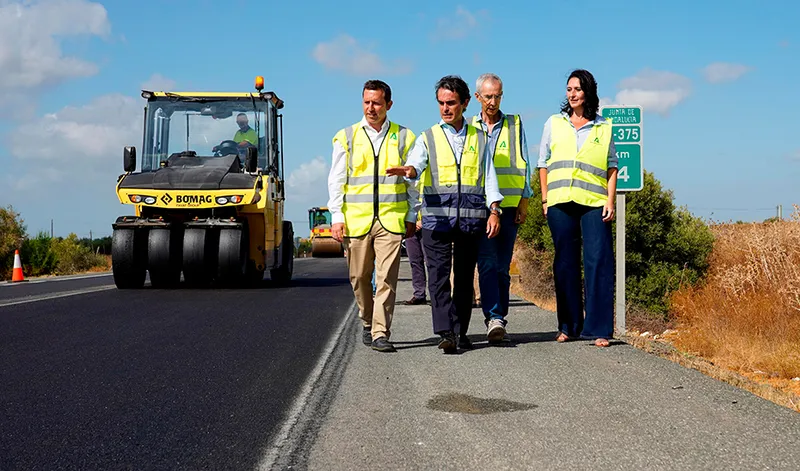 La Junta de Andalucía destina 3,2 millones a renovar el firme de la A-375 entre Utrera y Puerto Serrano