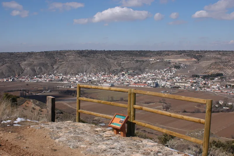 Tielmes recupera sus fuentes históricas y miradores en dos rutas de senderismo