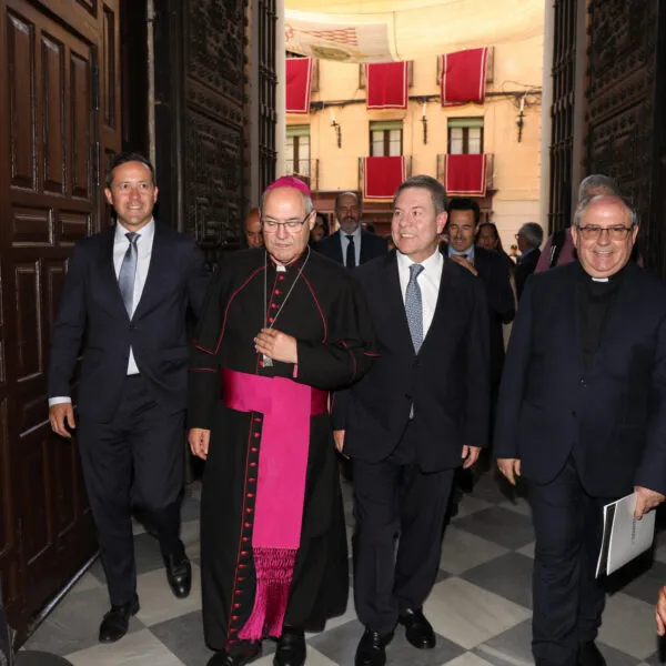 Toledo celebra 800 años de su Catedral con una gran exposición artística