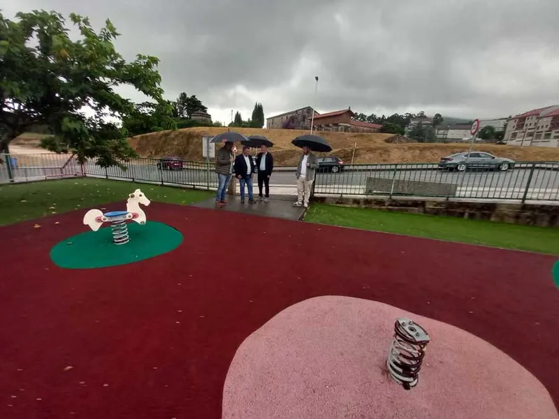 La Diputación de Pontevedra destina 105.000 euros para renovar el parque infantil de San Antoniño en Barro