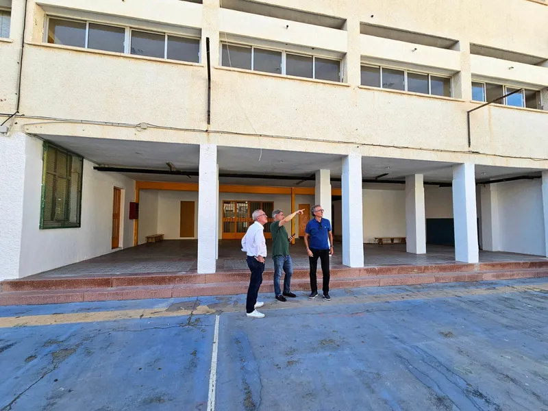 Orihuela ultima reparaciones para que el CEIP Virgen de la Puerta abra sus puertas este miércoles