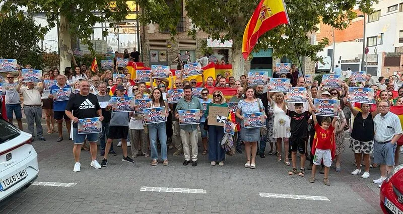 Valdeolmos-Alalpardo muestra su apoyo a Ceuta con una concentración ciudadana