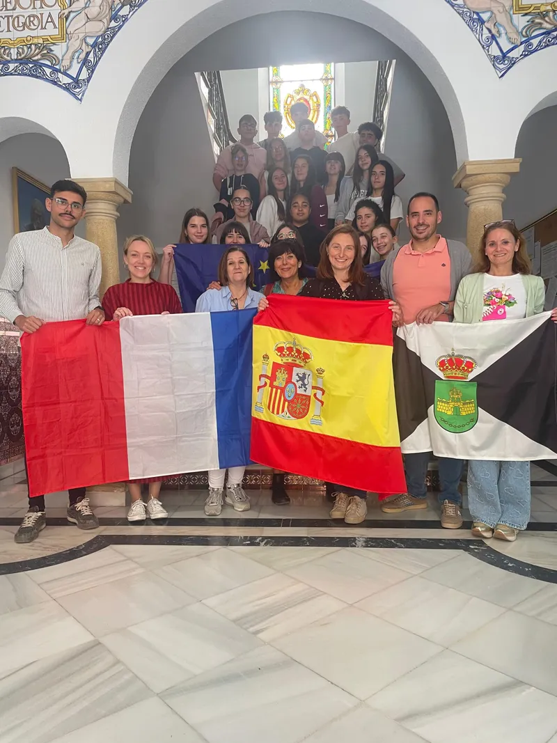 Arjonilla recibe a estudiantes franceses del programa Erasmus+ en el IES Juan del Villar