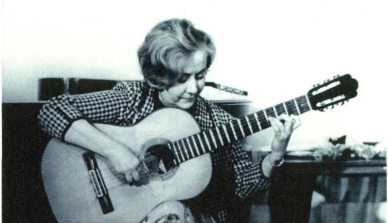 Exposición en Tarragona rinde homenaje a la guitarrista María Luisa Anido
