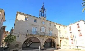 El Ayuntamiento de Novelda presenta su arquitectura civil del siglo XVII y el monumento a Jorge Juan