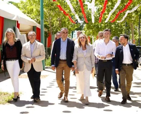 Granada celebra el Corpus con 80 casetas y un espectáculo de drones inaugural