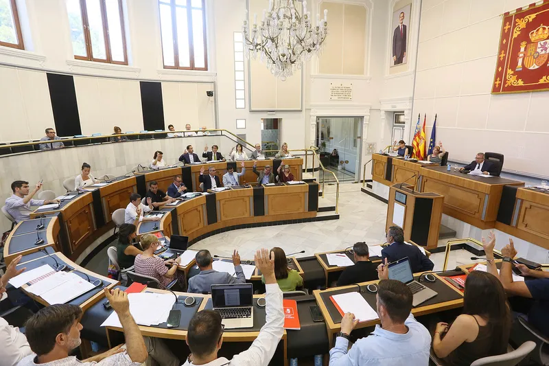 La Diputación de Alicante aprueba una moción en defensa de los derechos LGTBI