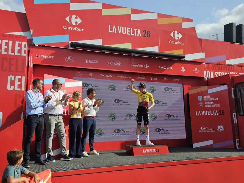 La Vuelta ciclista internacional proyecta la diversidad de Tarragona