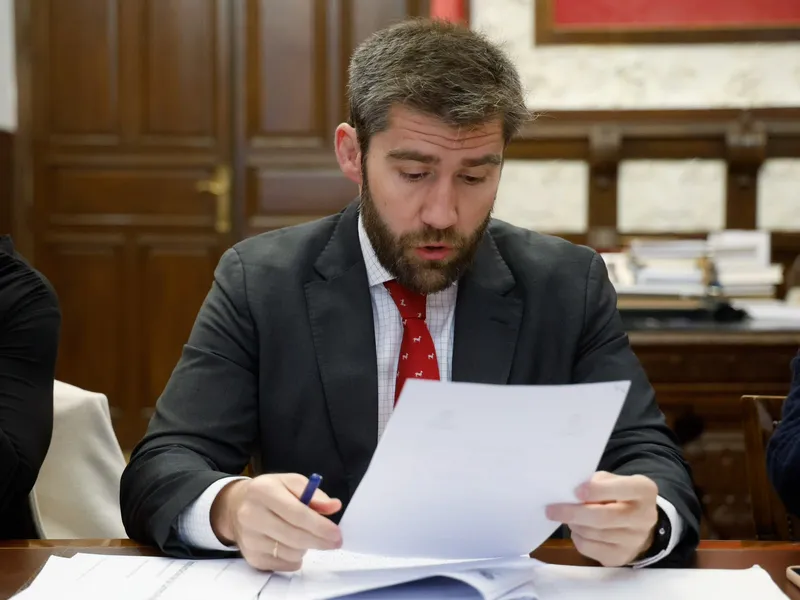 Valladolid aprueba el reglamento de carrera profesional para sus empleados y mejora las condiciones de la Policía Municipal