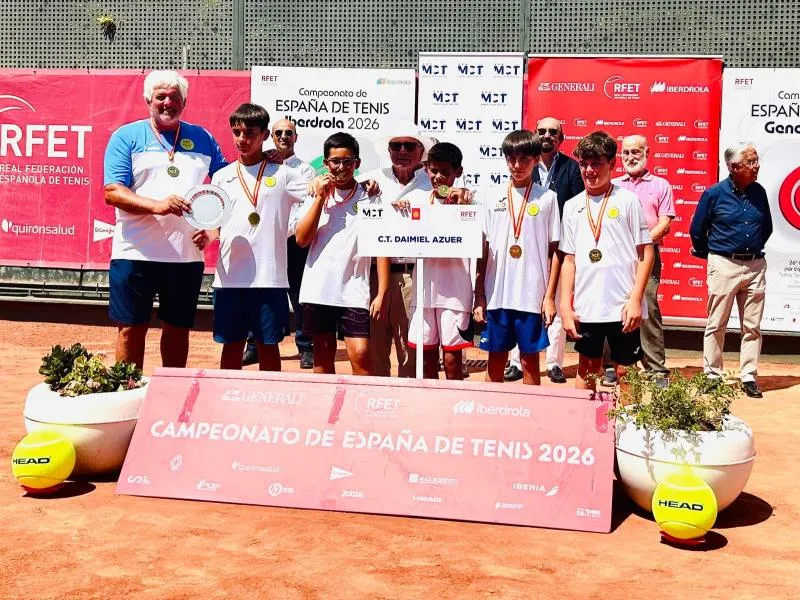 El equipo alevín del CT Daimiel Azuer, subcampeón de España de tenis