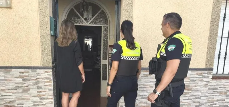 Tomares intensifica la campaña contra el calor con especial atención a mayores y vulnerables