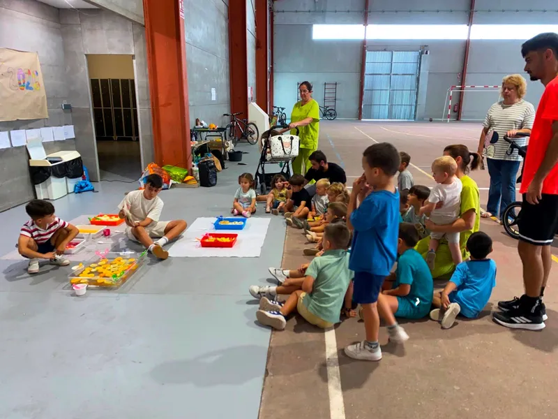 Sandiás celebra una jornada de cuentos y experiencias sensoriales para niños