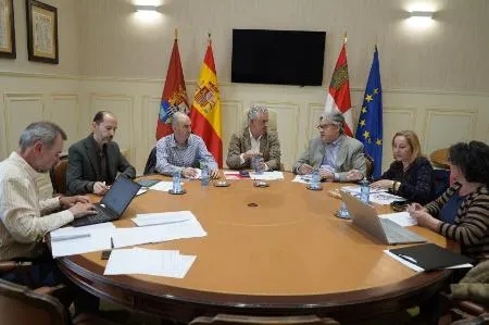 El Premio Internacional de Poesía Jaime Gil de Biedma selecciona 16 finalistas