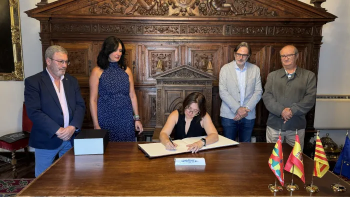 La consejera de Economía de Aragón se reúne con la alcaldesa de Huesca para analizar retos empresariales
