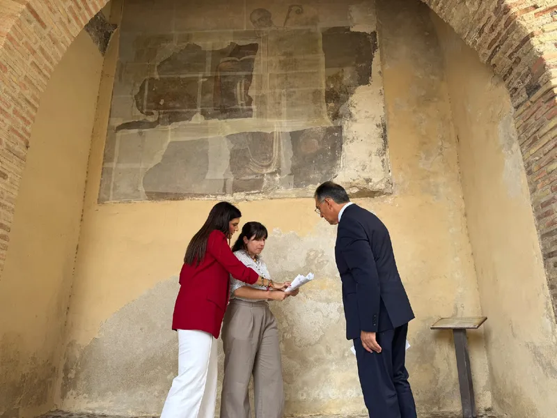 Lorca finaliza las obras de emergencia en el Porche de San Antonio para restaurar la pintura de San Ginés