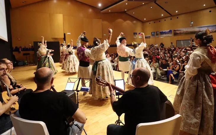 Benidorm acoge un concierto de música tradicional valenciana con La Barqueta y Almirant