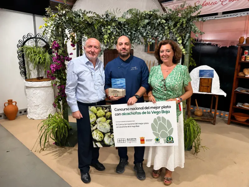 Almoradí triunfa en Alicante Gastronómica con premio al stand y la alcachofa como estrella