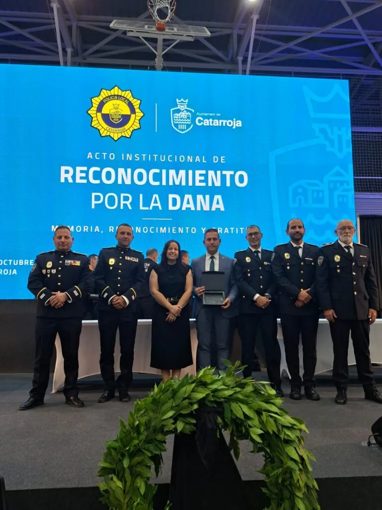 Catarroja reconoce la labor de la Policía Local de Teruel tras la DANA