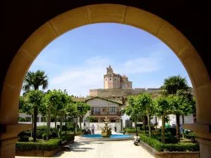 Quinto: Un viaje a través de la historia romana, mudéjar y jacobea